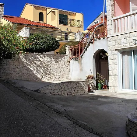 9300a Apartment Lumbarda
