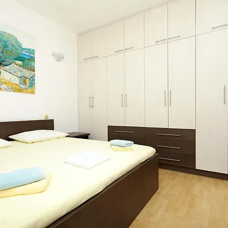 9300a Apartment Lumbarda